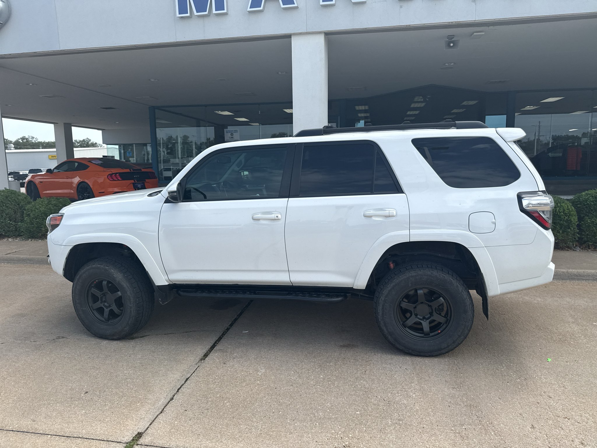 Used 2019 Super White Toyota SR5 Premium image 9