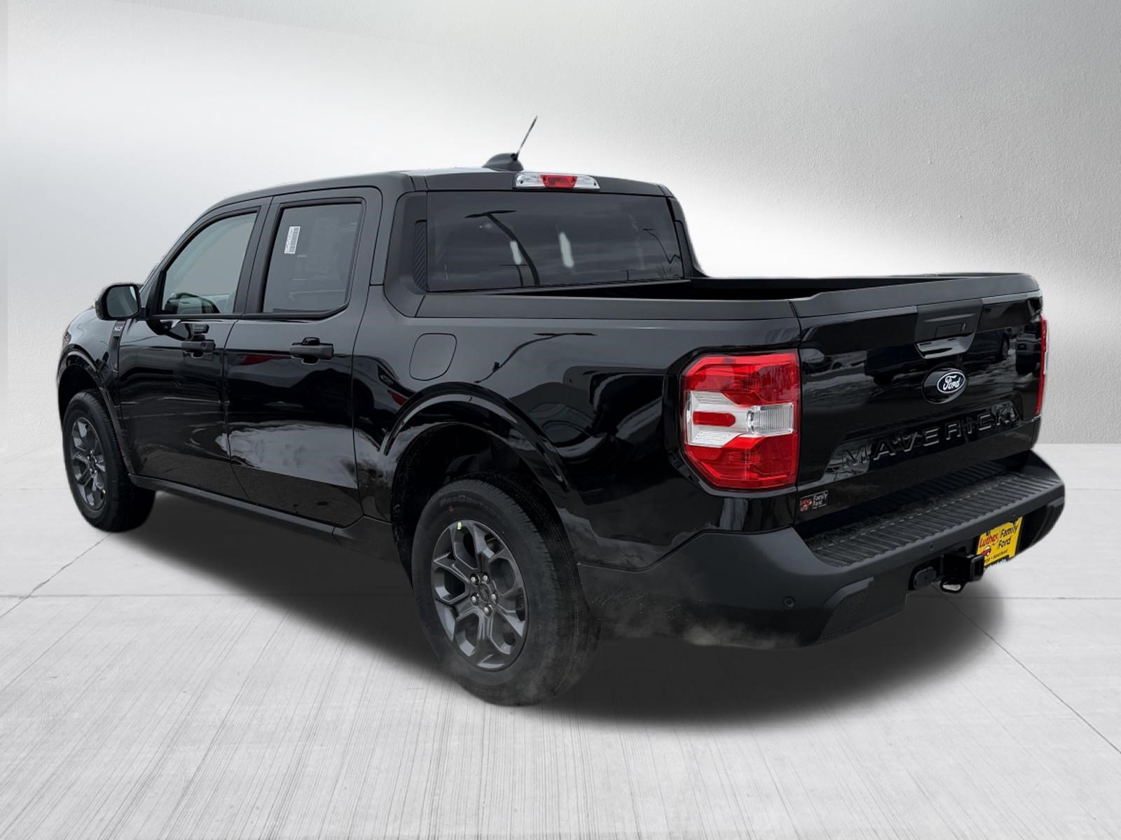 New 2026 Shadow Black Ford XLT image 3