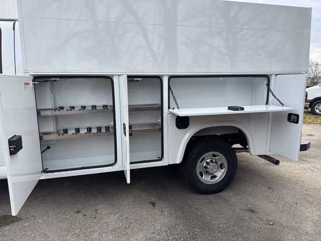 New 2025 Summit White Chevrolet 1WT image 12