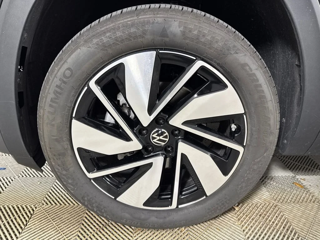 Certified Used 2026  Volkswagen 2.0T SE w/Technology image 12