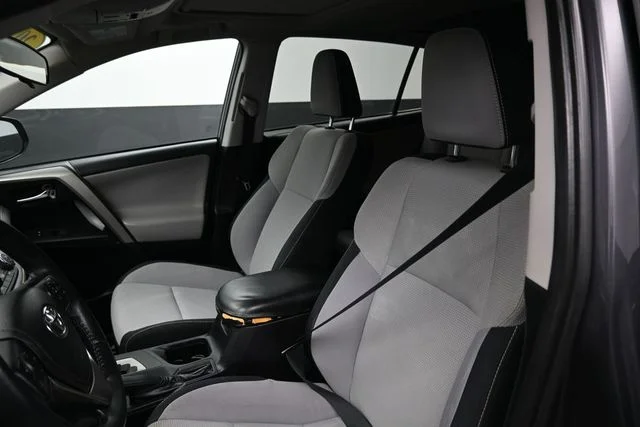 Used 2018 Gray Toyota XLE image 23