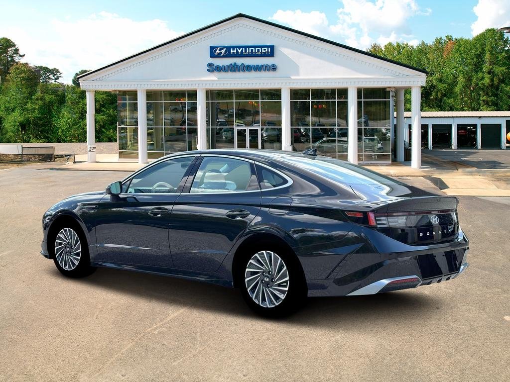 New 2026 Black Hyundai SEL image 4