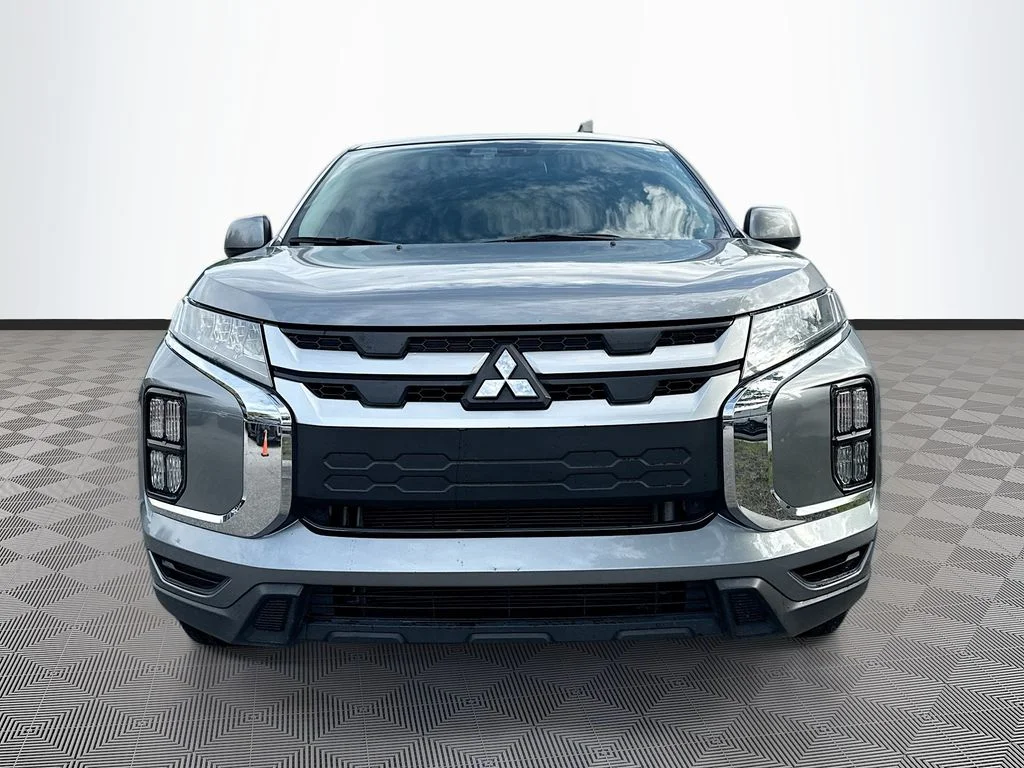 Used 2021  Mitsubishi 2.0 LE image 2