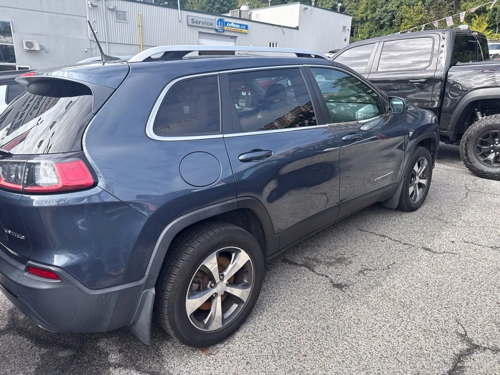 Used 2019 Blue Jeep Limited image 2