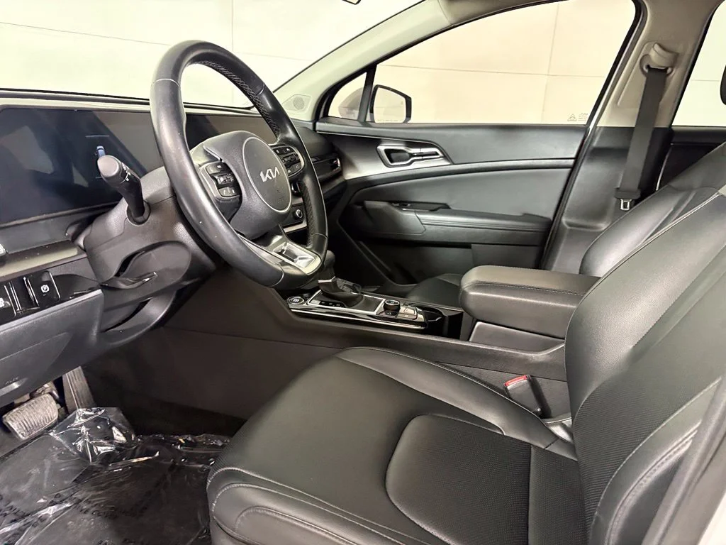 Used 2025 White Kia EX image 24