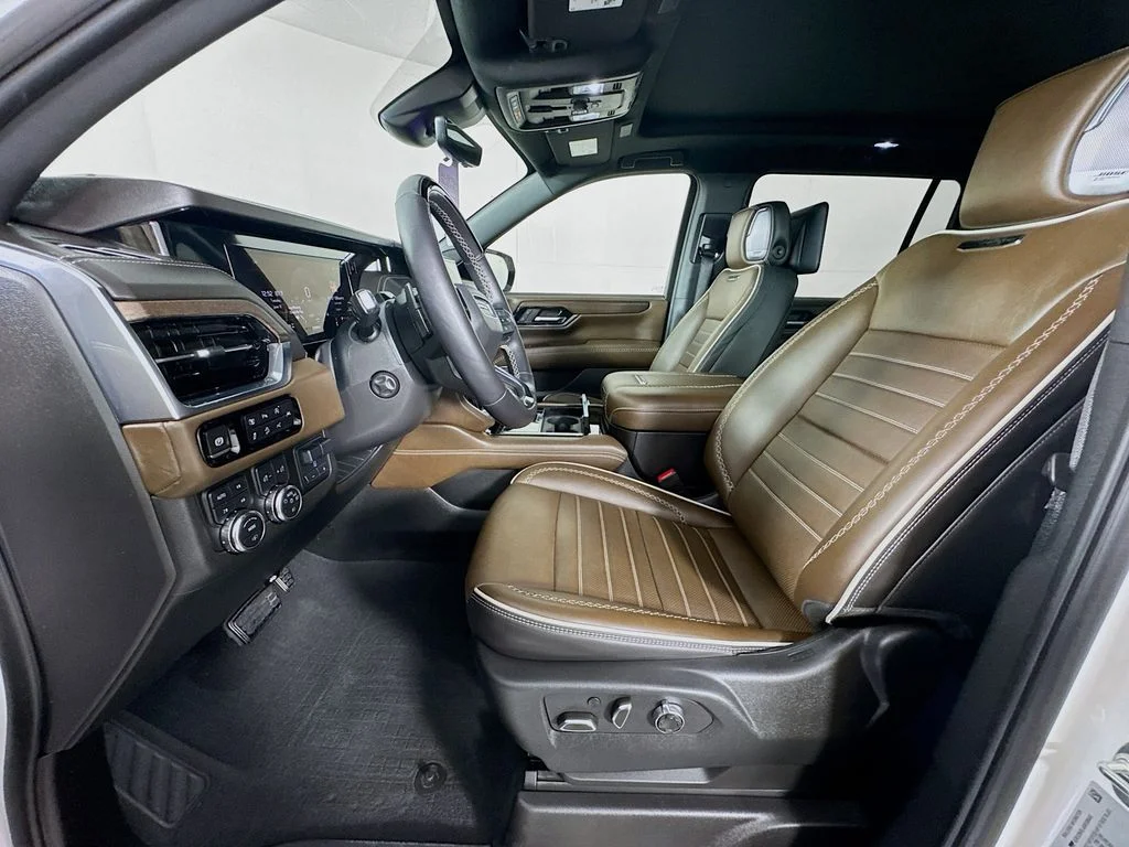 Used 2025 White GMC Denali Ultimate image 23