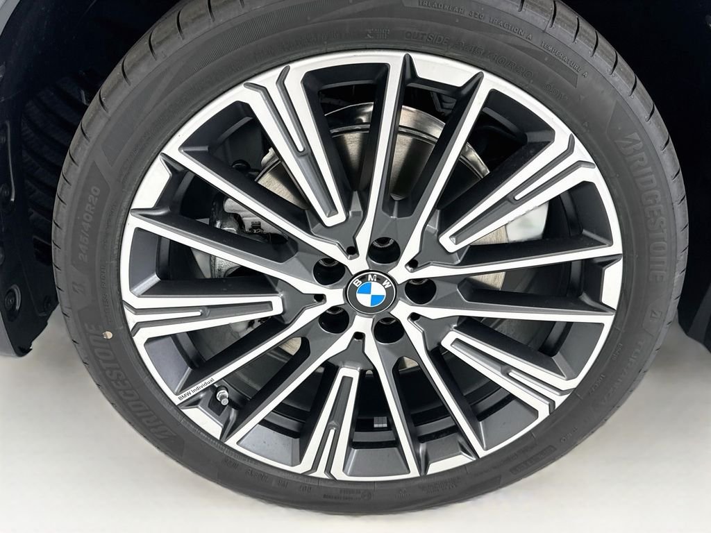 New 2026 Green Metallic BMW xDrive28i image 29