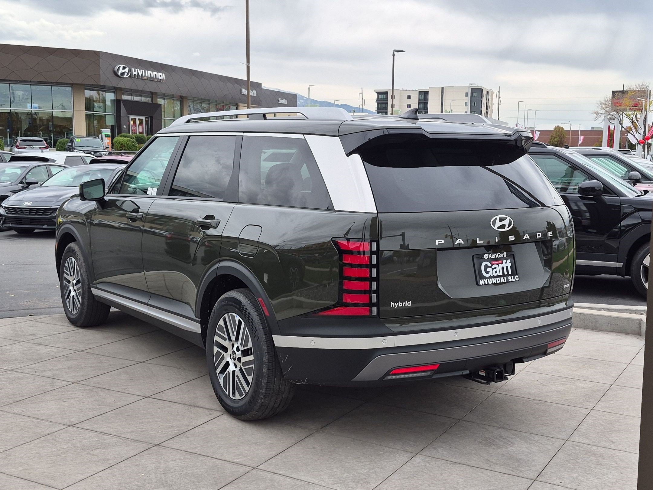 New 2027 Titan Green Pearl Hyundai SEL Premium 7P image 5