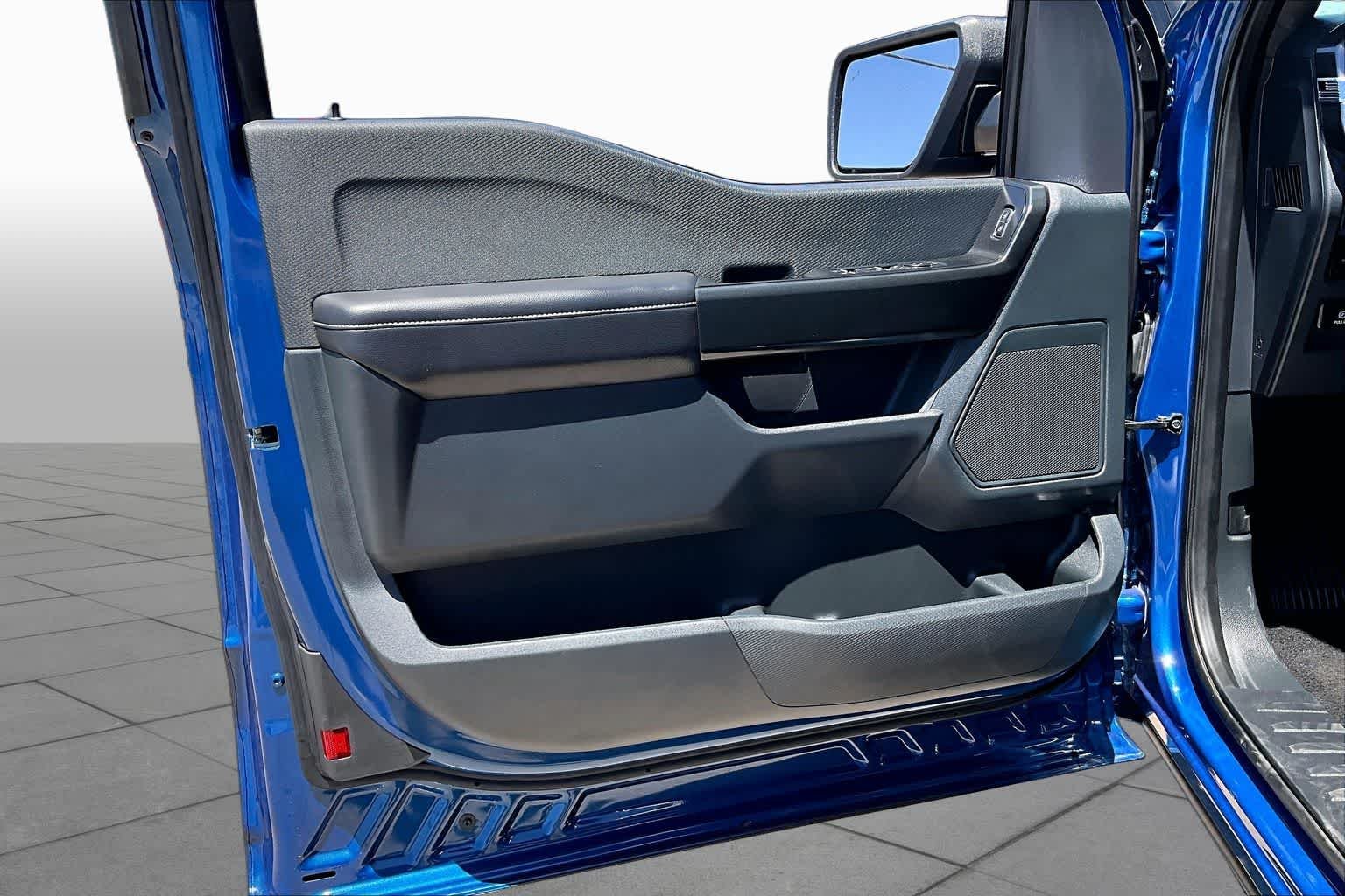 Used 2025 Atlas Blue Metallic Ford STX image 20