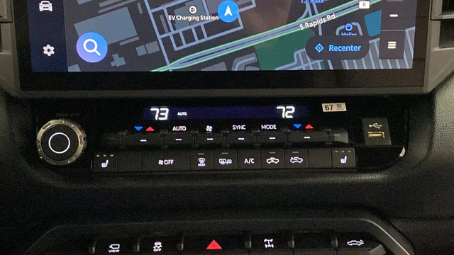 Used 2025 Ice Toyota SR5 image 17