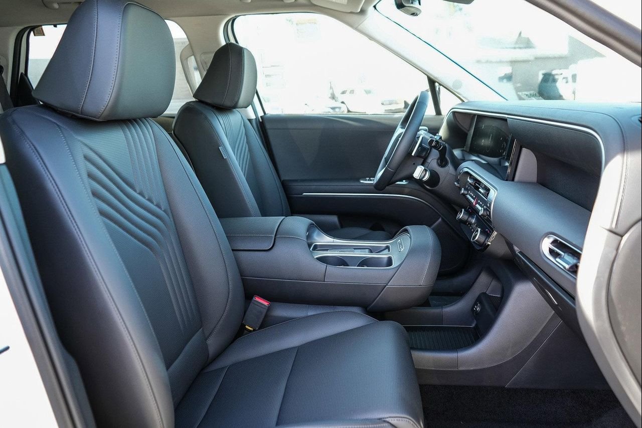 New 2026 White Hyundai SEL Premium image 45