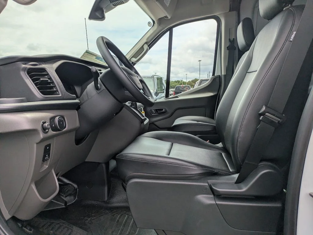 New 2026 Oxford White Ford Base image 20