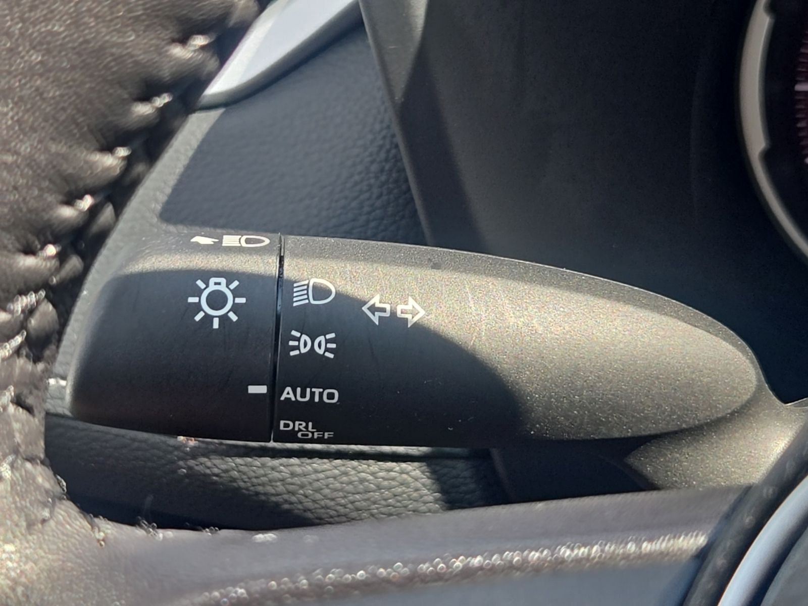 Used 2025 White Toyota XLE image 33