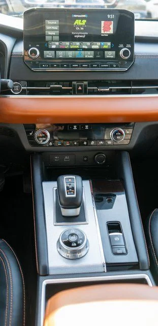 Used 2022 Gray Mitsubishi SEL image 18