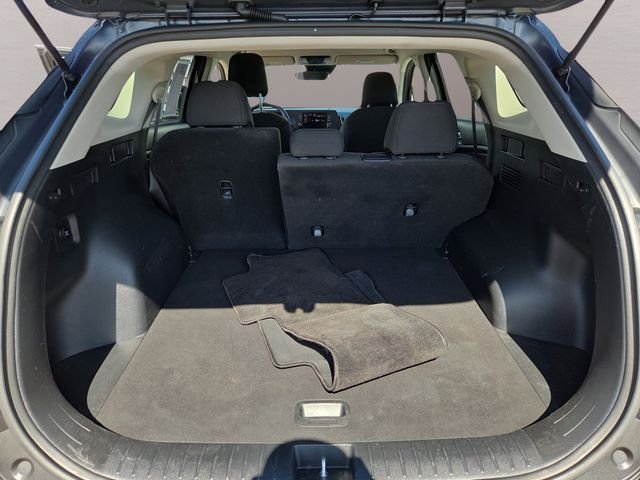 Used 2024 Black Kia LX image 28