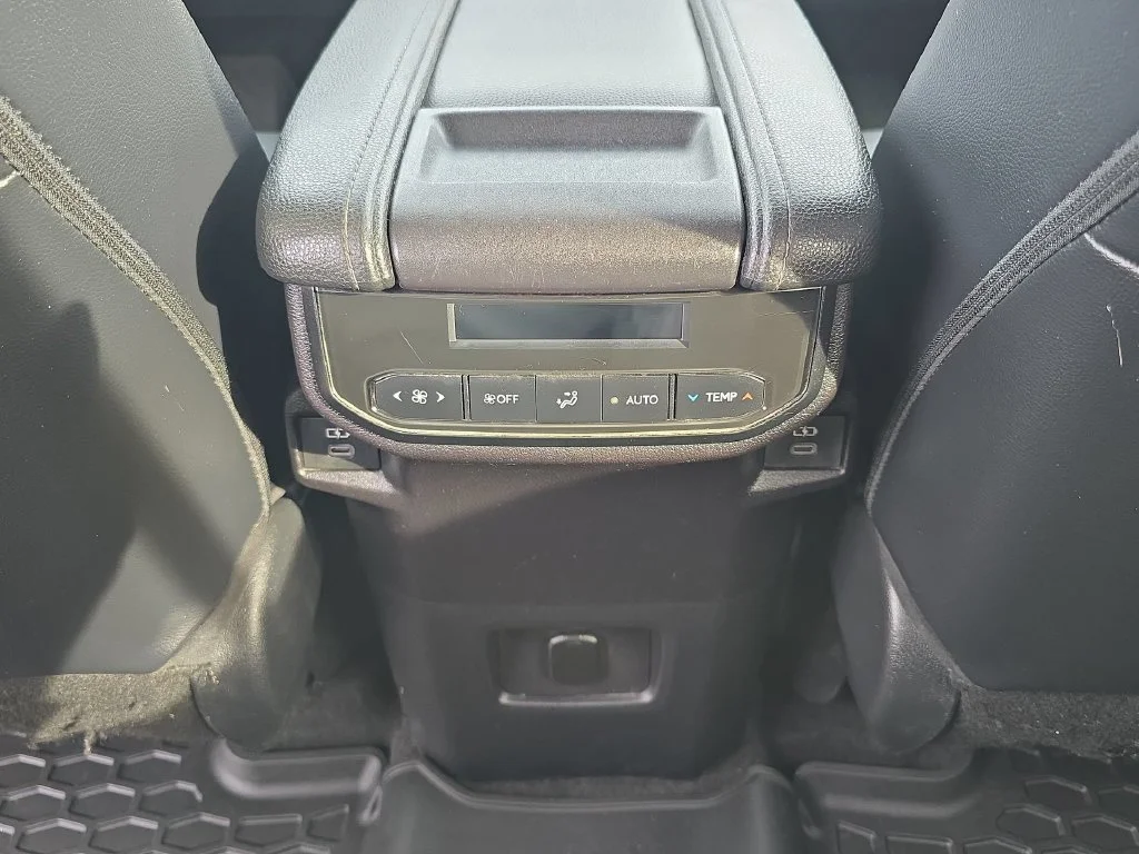 Used 2024  Toyota XLE image 33