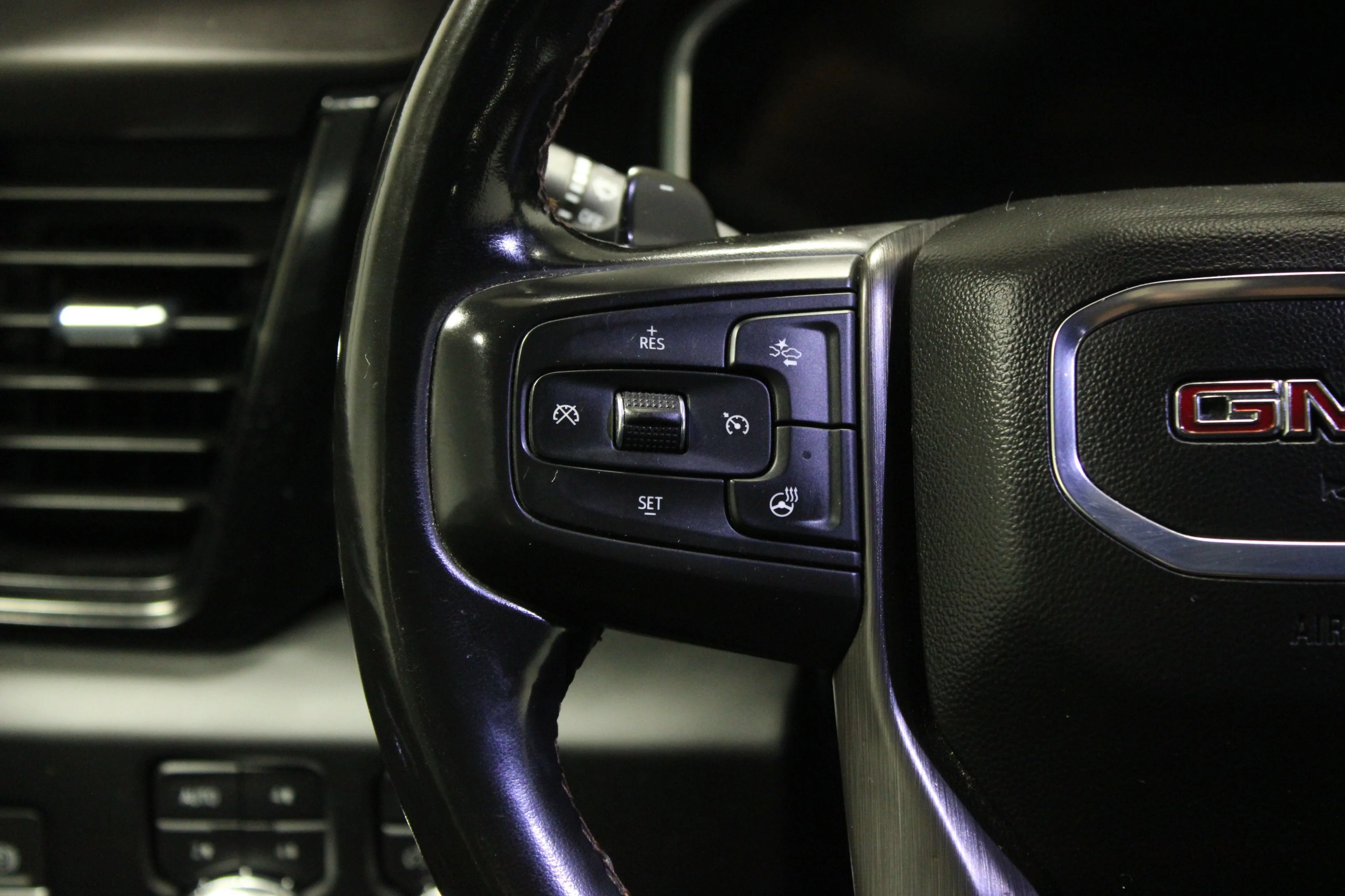 Used 2023 Onyx Black GMC AT4 image 23