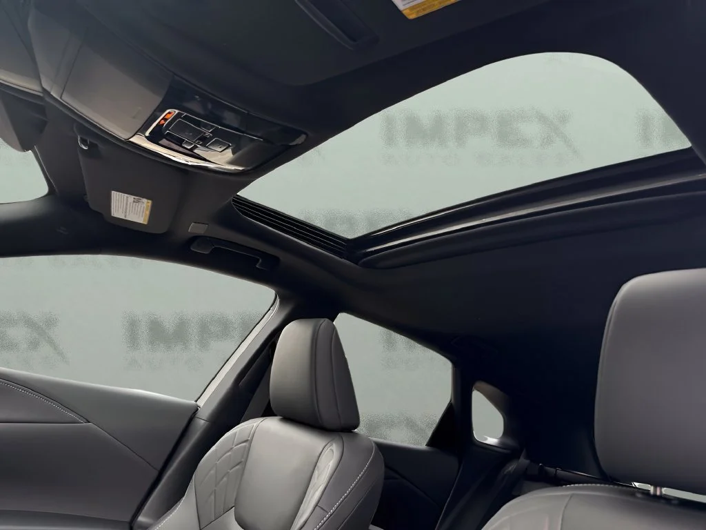 Used 2025 White Lexus RX 350h image 10