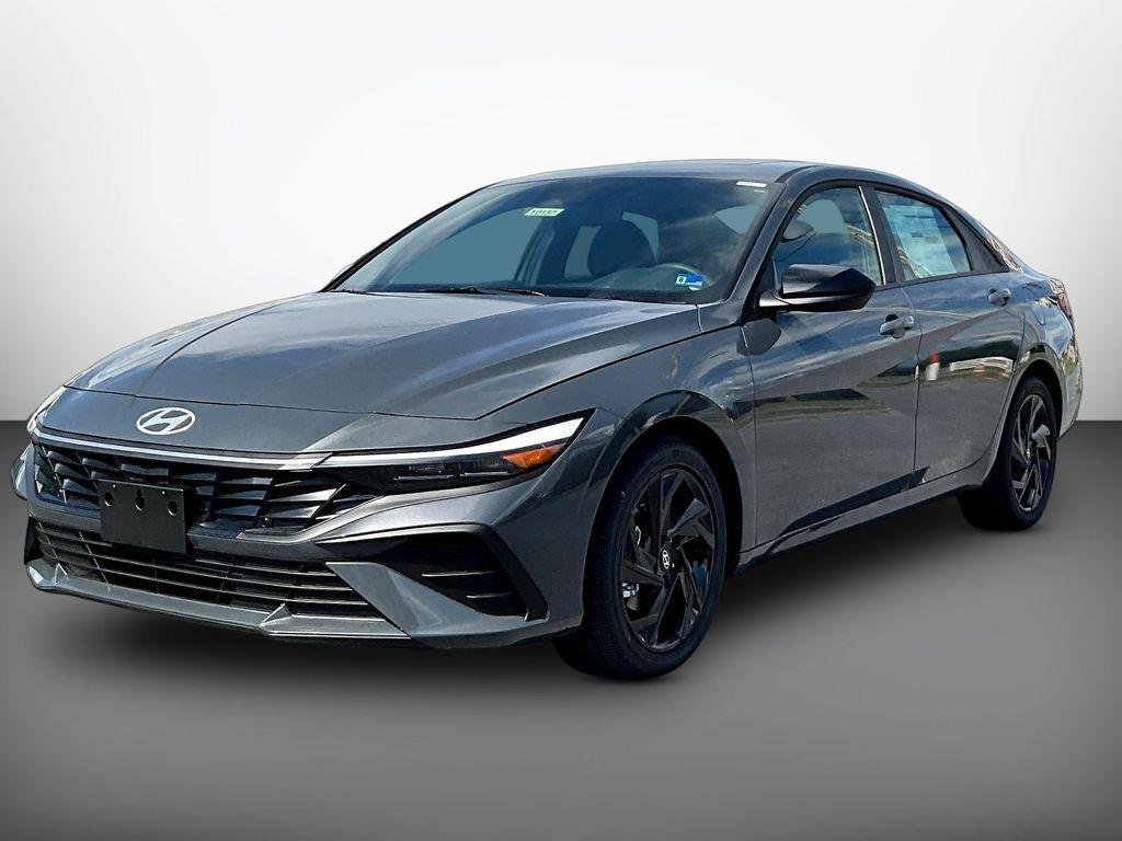 New 2026 Gray Hyundai SEL Sport Plus image 3