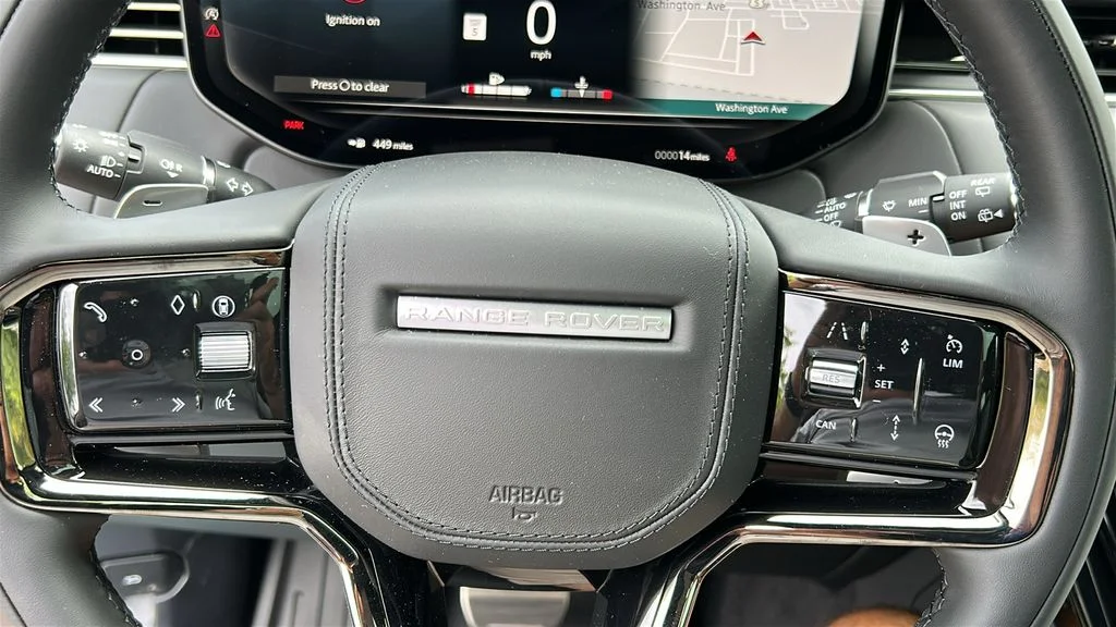 New 2027 Borasco Grey LAND ROVER Dynamic SE image 13