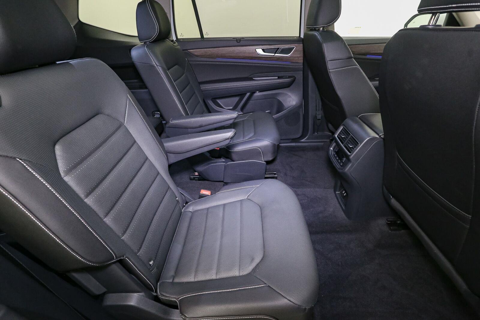 Used 2025 WH Volkswagen 2.0T SEL image 24