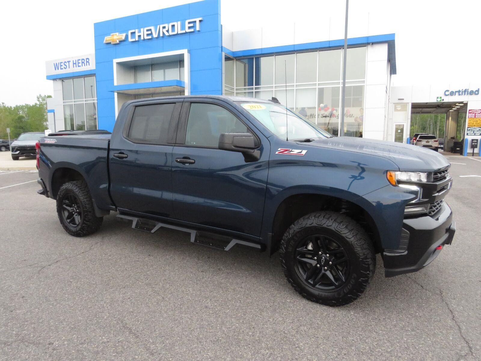 Used 2021 Northsky Blue Metallic Chevrolet LT Trail Boss image 5