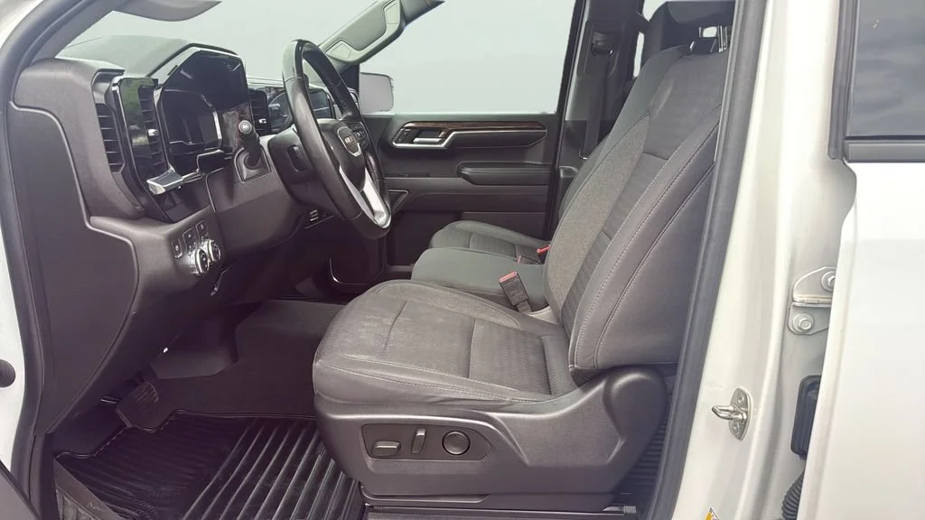 Used 2023 Summit White GMC Elevation image 22