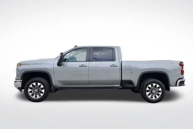Used 2024 Sterling Gray Metallic Chevrolet LT image 7