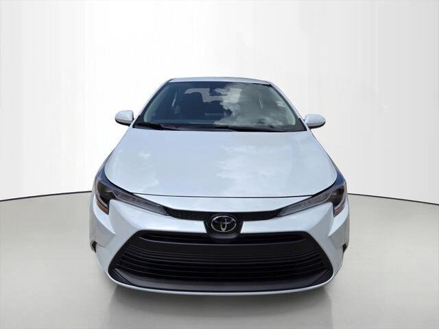 Used 2026 Wind Chill Pearl Toyota LE image 8