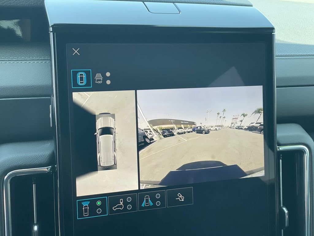 2025 GMC Yukon Denali - Photo 14
