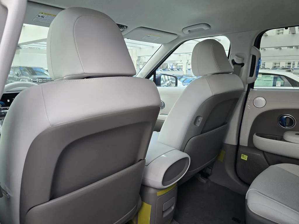 New 2026 White Hyundai Blue SEL image 10