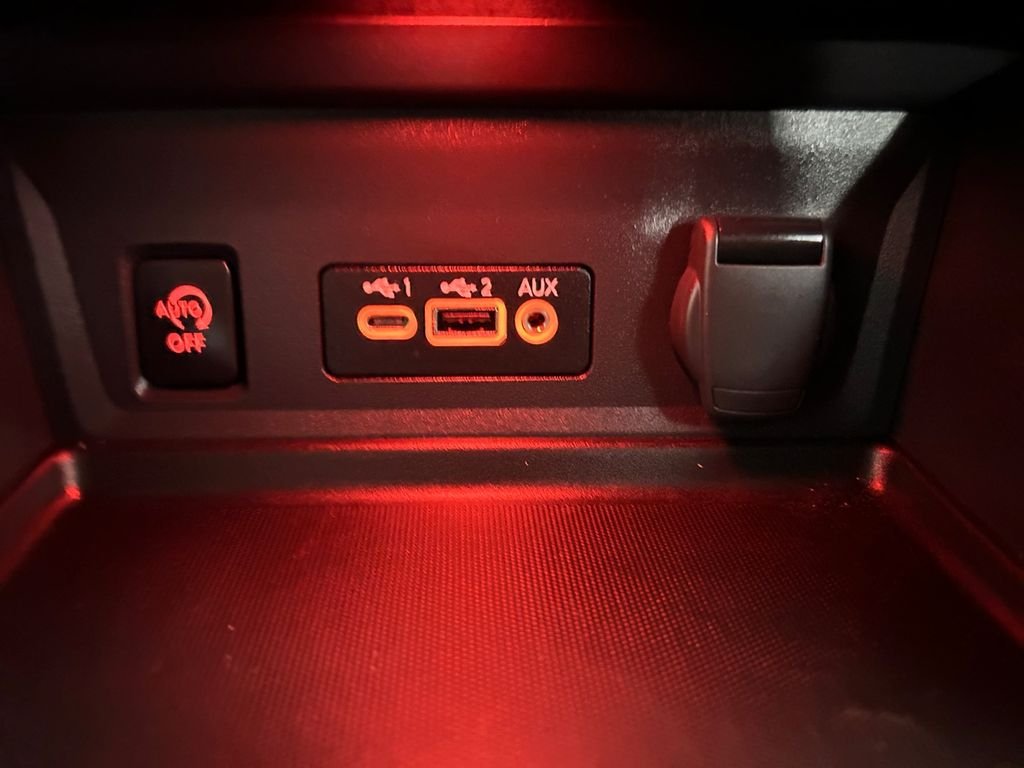 Used 2024 Red Nissan SR image 30