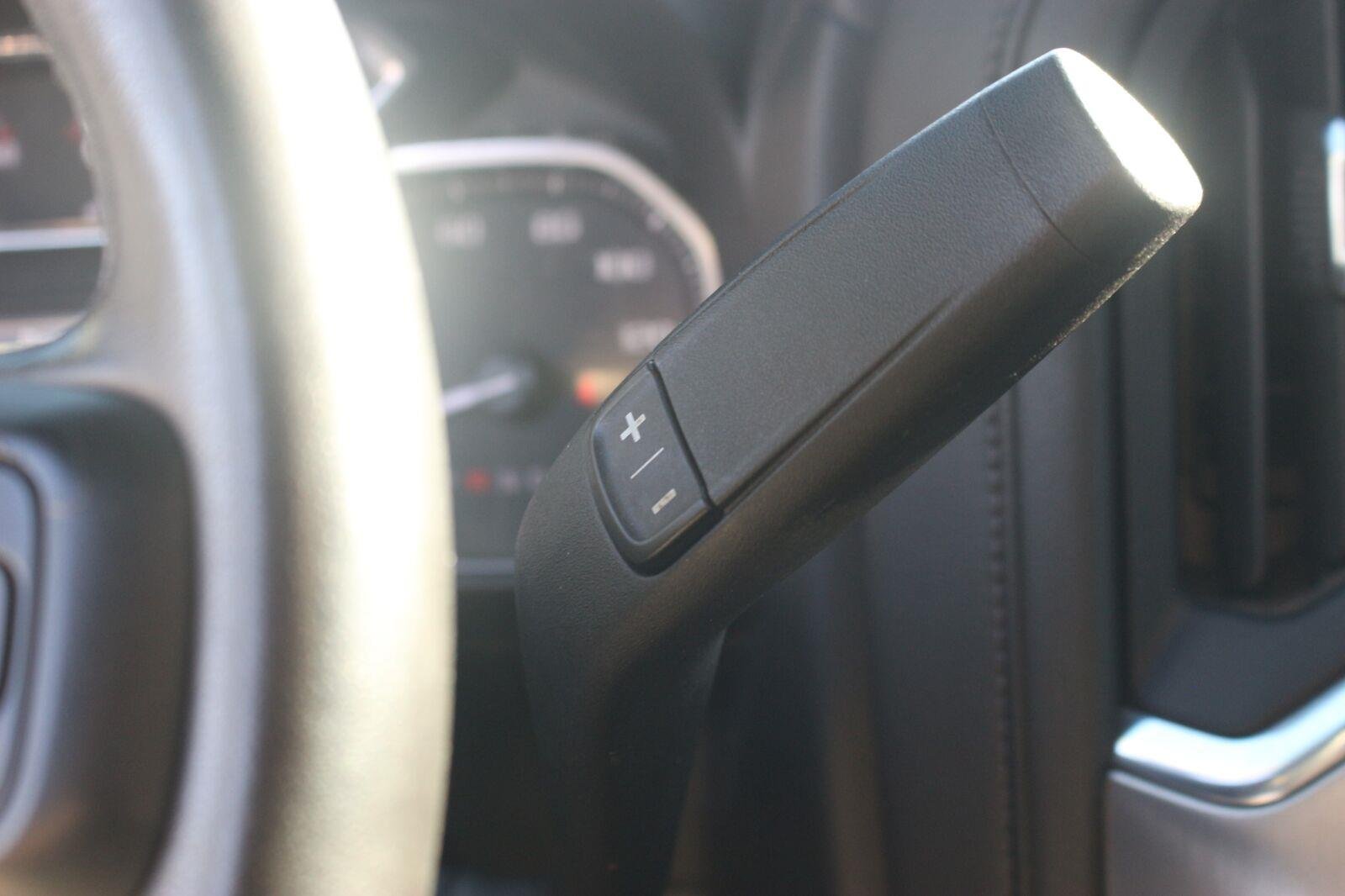 Used 2020 ONYX BLACK GMC Elevation image 29