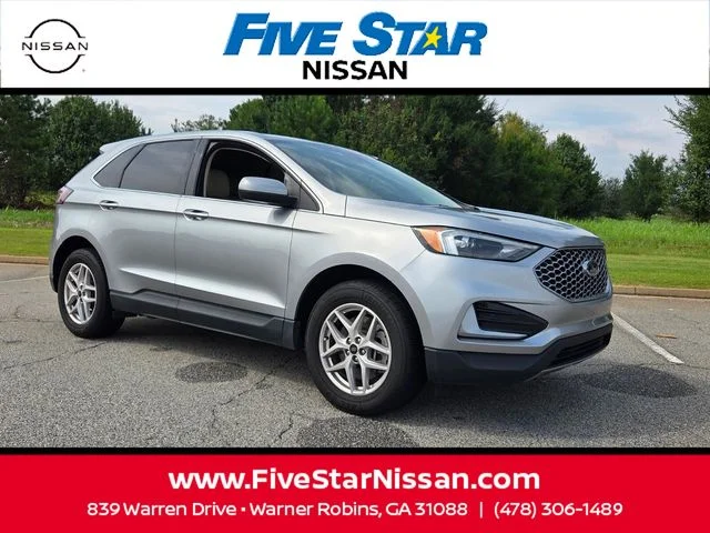Used 2023 Silver Ford SEL image 1