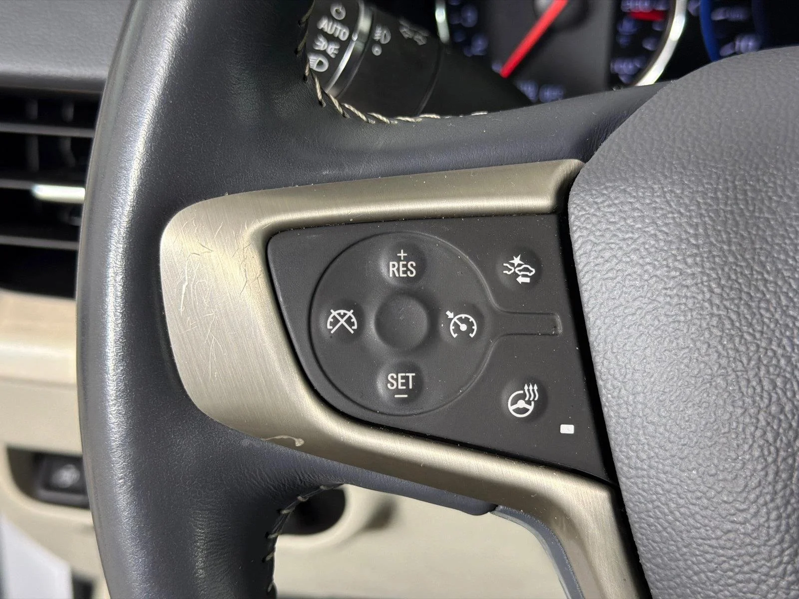 Used 2022 Black GMC Denali image 27