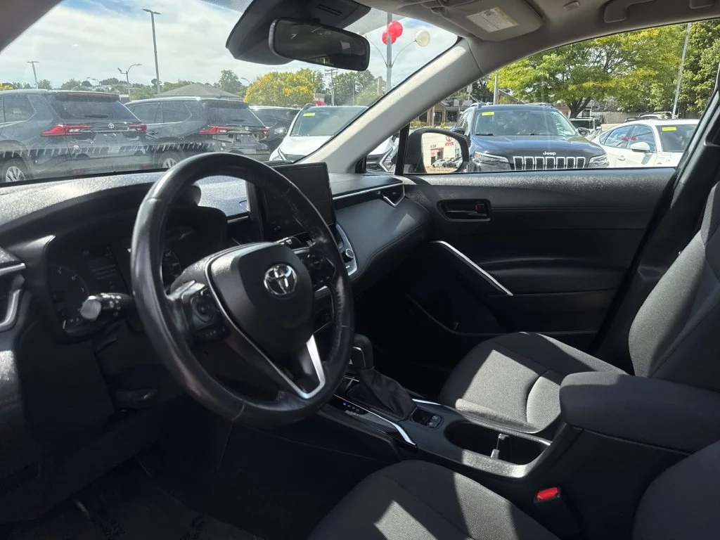 Used 2023  Toyota LE image 13
