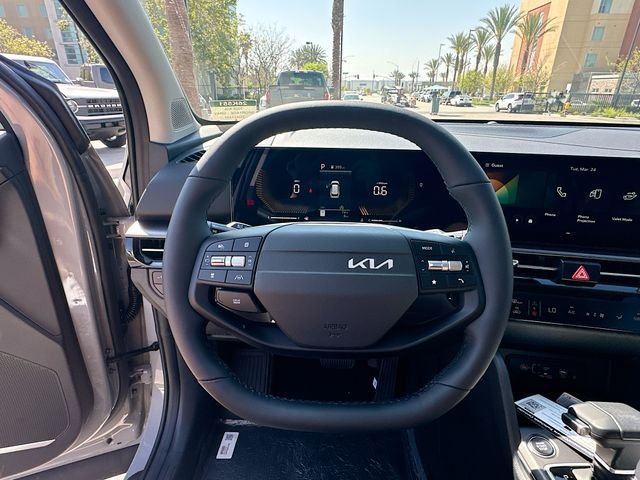 New 2026 Wolf Gray Kia EX image 11