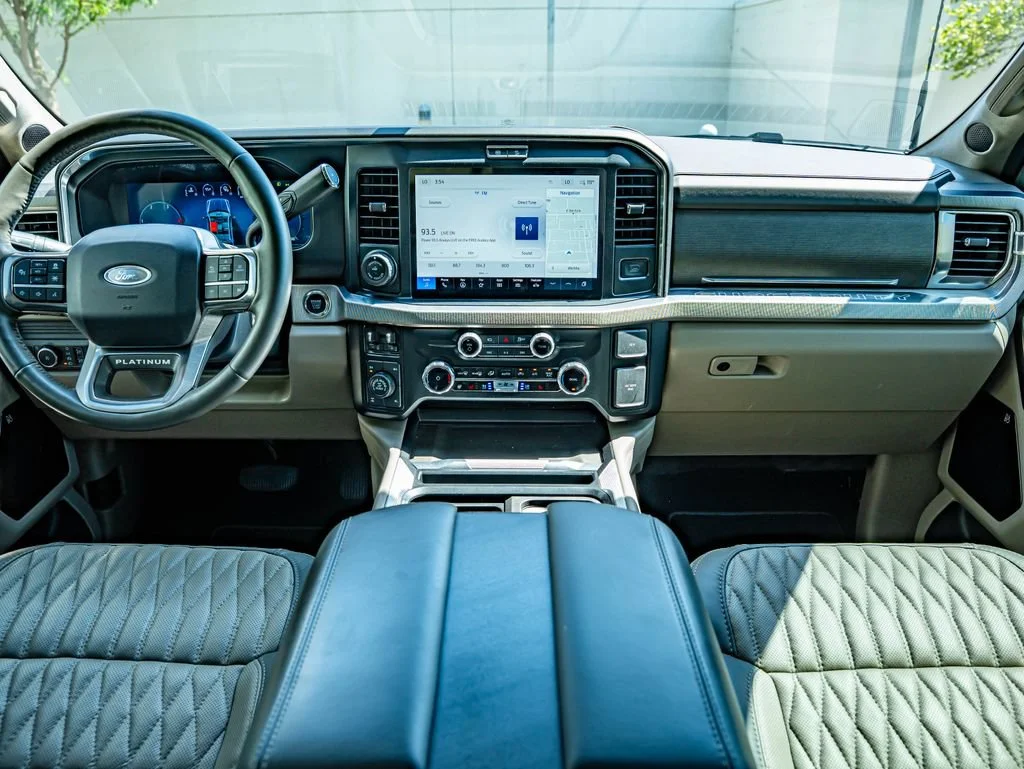 Used 2025 Agate Black Metallic Ford Platinum image 33