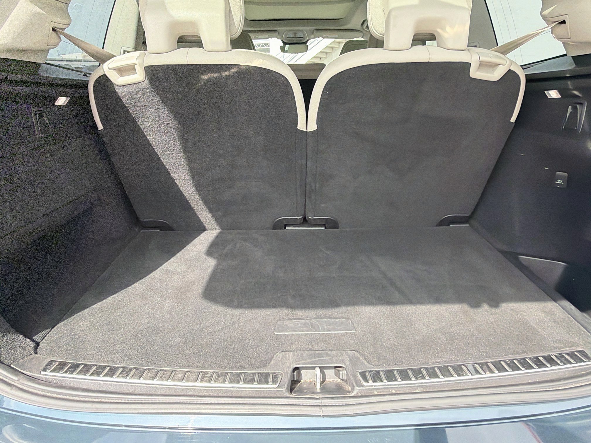 Used 2023 Thunder Gray Metallic Volvo Plus image 12