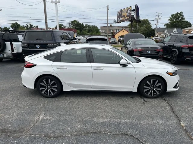 Used 2023 White Honda EX-L image 11