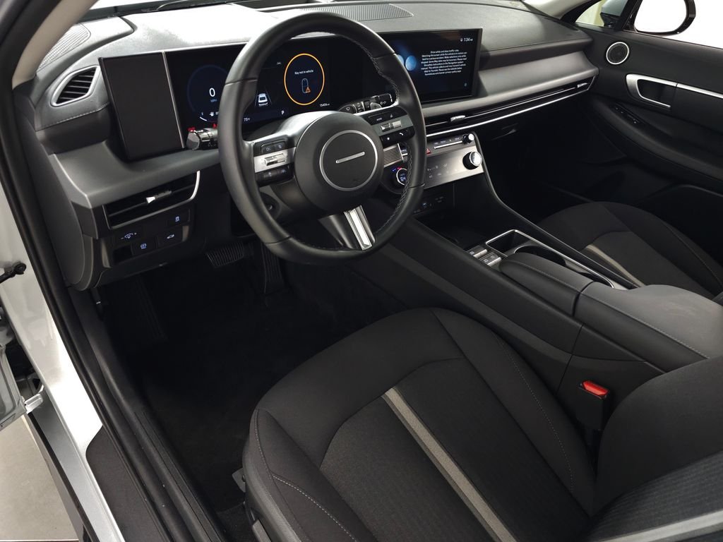 2025 Hyundai Sonata SEL - Photo 16