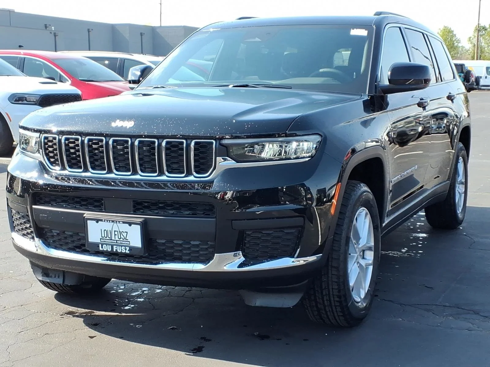 New 2026 Diamond Black Crystal Pearlcoat Jeep Laredo X image 2