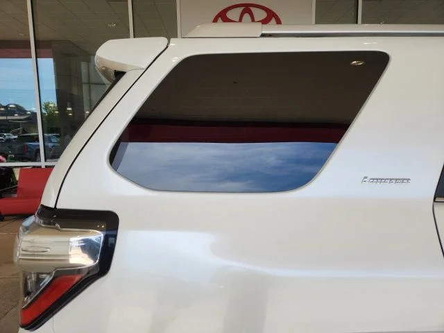 Certified Used 2016  Toyota Limited image 9