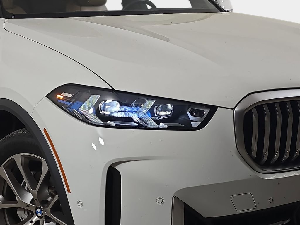 Certified Used 2025 Alpine White BMW xDrive40i image 33