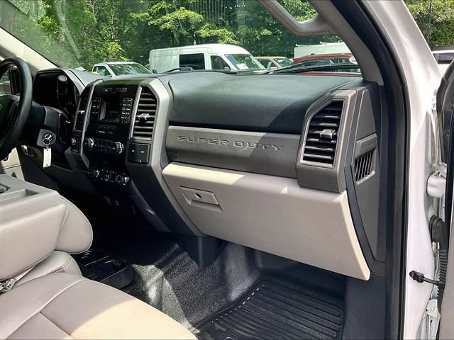 Used 2019 White Ford XL image 17