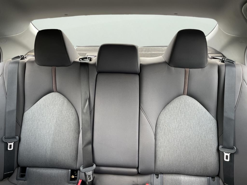 Used 2018 Gray Toyota LE image 17
