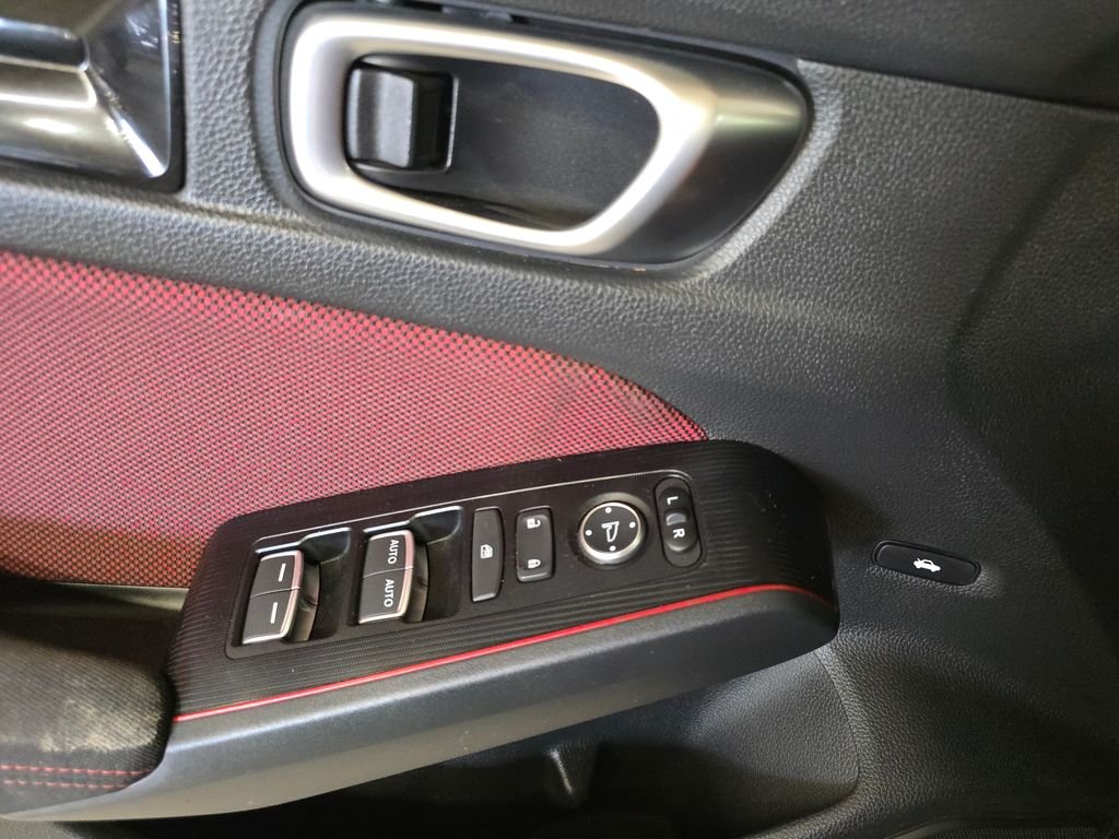 Used 2024  Honda Base image 28