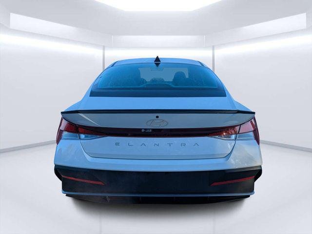 New 2026 White Hyundai SEL Sport image 4