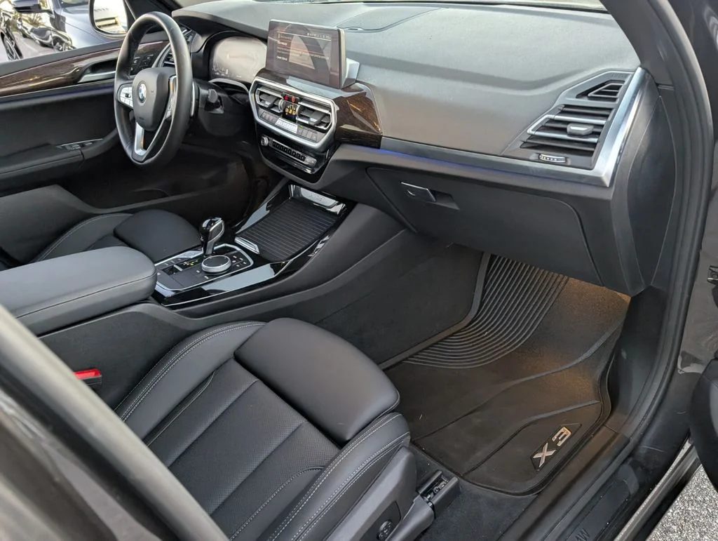 Used 2024 Gray BMW sDrive30i image 15