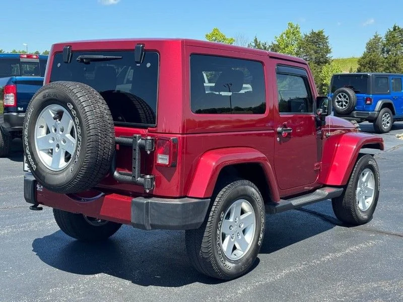 Used 2012 Red Jeep Sahara image 3